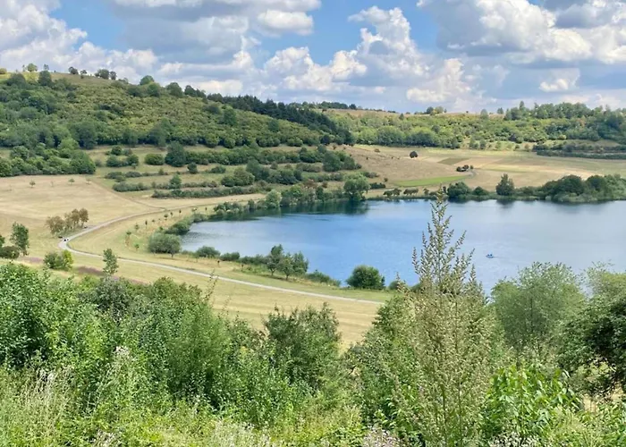 Forest Hideaway Strotzbüsch